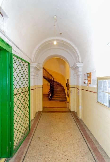 Cozy Nest By The Andrassy Avenue Apartment บูดาเปสต์ ภายนอก รูปภาพ